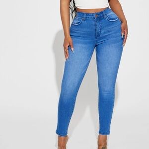Booty lifter skinny jeans
